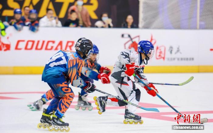 全国近300名运动员参与肇庆元旦杯轮滑球邀请赛
