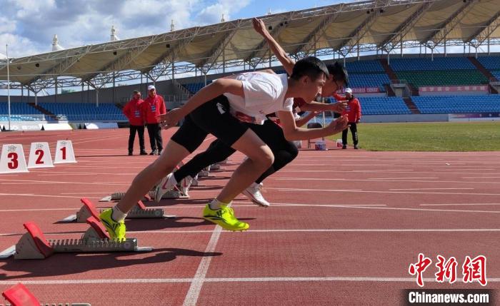 哈尔滨阿城区体育场举行