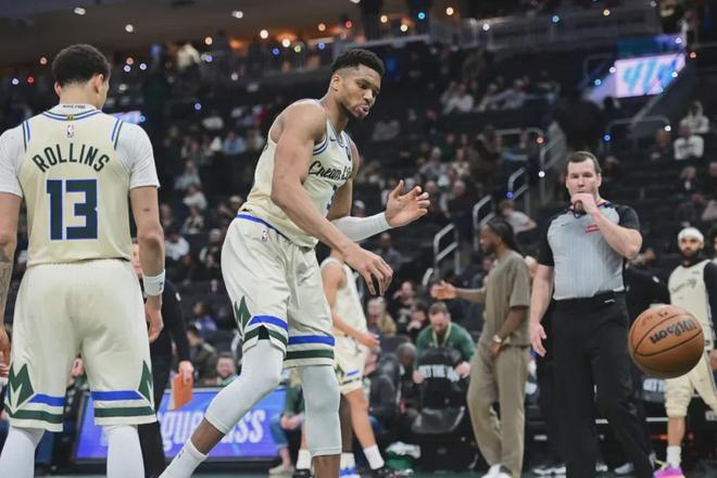 字母哥伤退致雄鹿陷困境 伤病困扰职业生涯高光