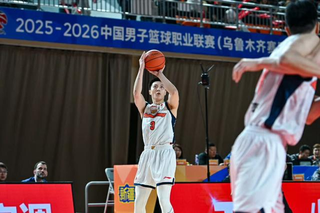 广东队近五场四负战绩滑