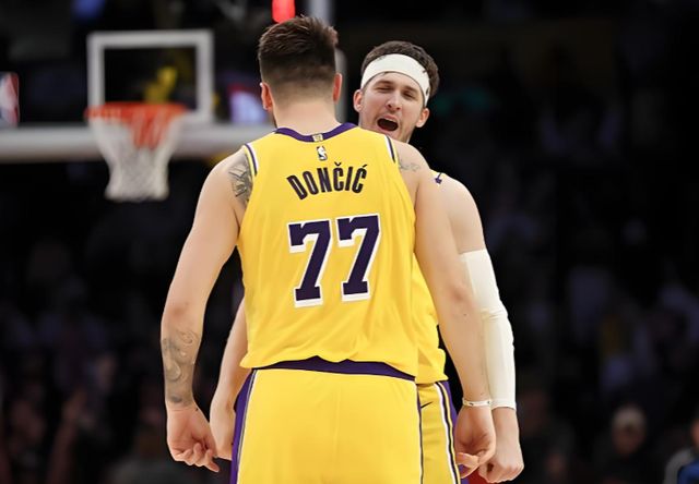 詹姆斯刷新历史最老周最佳纪录 东契奇伤情成湖