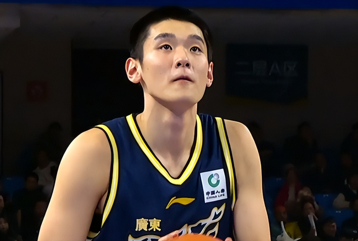 广东队休赛期备战冲刺：拉科塞维奇注册在即，