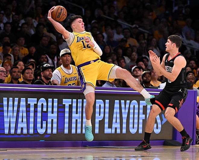 湖人两连胜奠定系列赛优势 拉拉维亚防守积极助