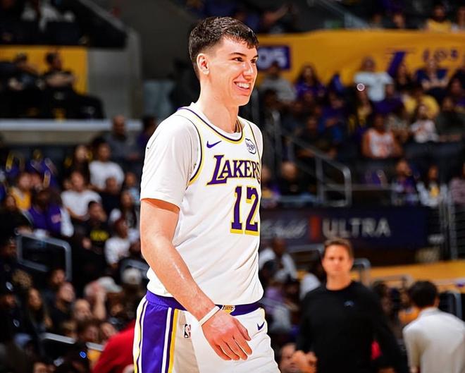 湖人两连胜奠定系列赛优势 拉拉维亚防守积极助